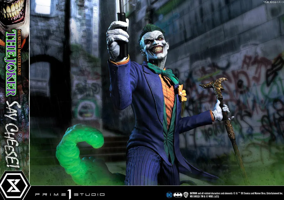Batman - The Joker “Say Cheese” 1/3 Scale Statue