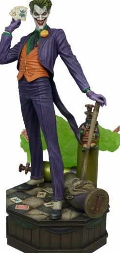 Batman - The Joker (Super Powers) 1/4 Scale Maquette Statue