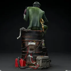 Batman - The Riddler Premium Format Statue