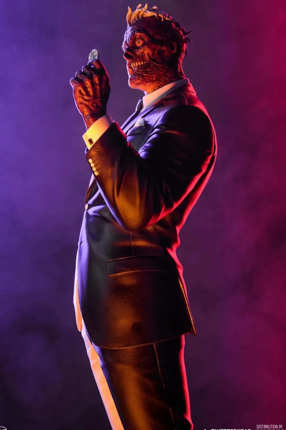 Batman - Two-Face 1/6th Scale Maquette Statue
