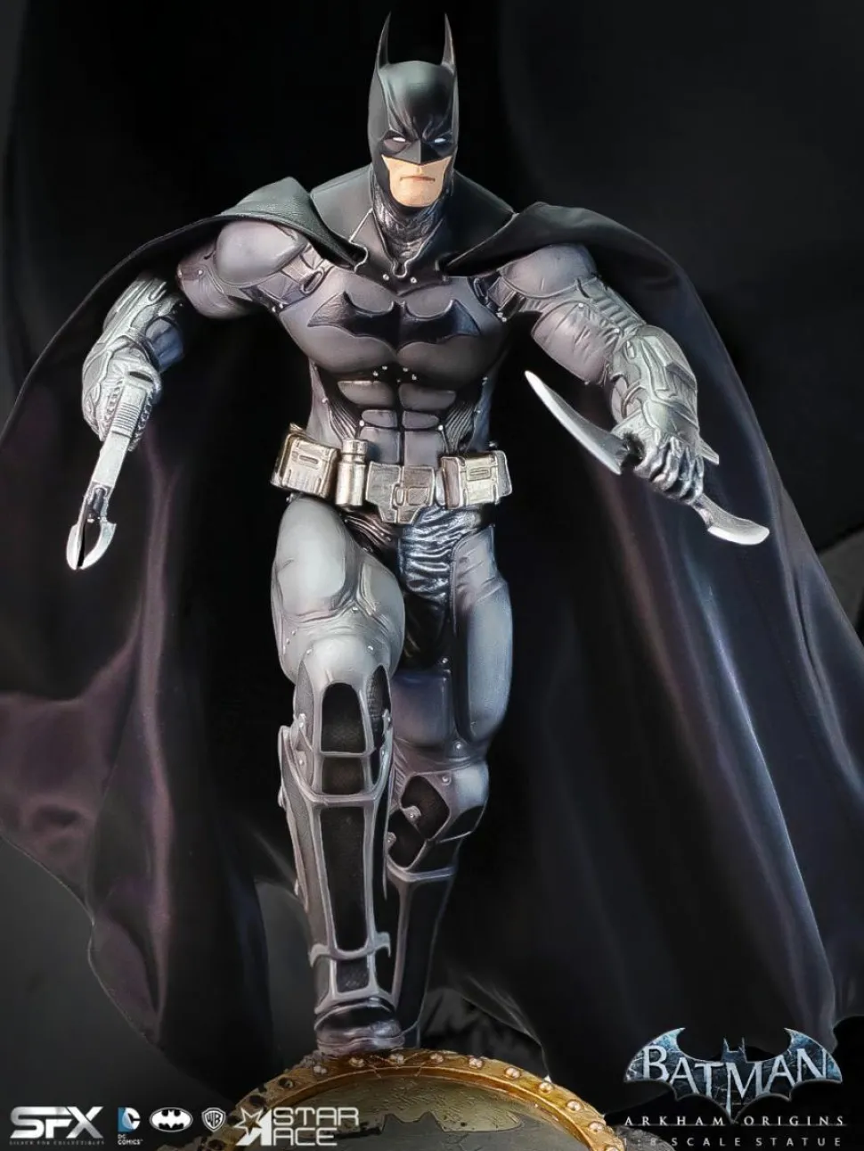 Batman: Arkham Origins - Batman Deluxe 12" Statue