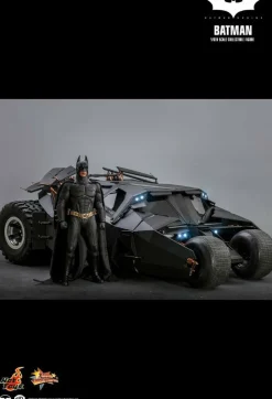 Batman Begins - Batman 1/6th Scale Hot Toys Action Figure