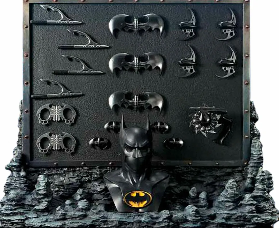 Batman Forever - Batman Gadget Wall 1/3 Scale Statue