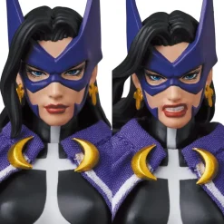 Batman: Hush - Huntress MAFEX 1/12th Scale Action Figure