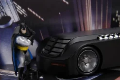Batman: The Animated Series - Batman with Batmobile Hollywood Rides 1/24th Scale Die-Cast Vehicle Replica