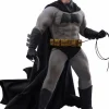 Batman: The Dark Knight Returns - Batman 1/6th Scale Hot Toys Action Figure