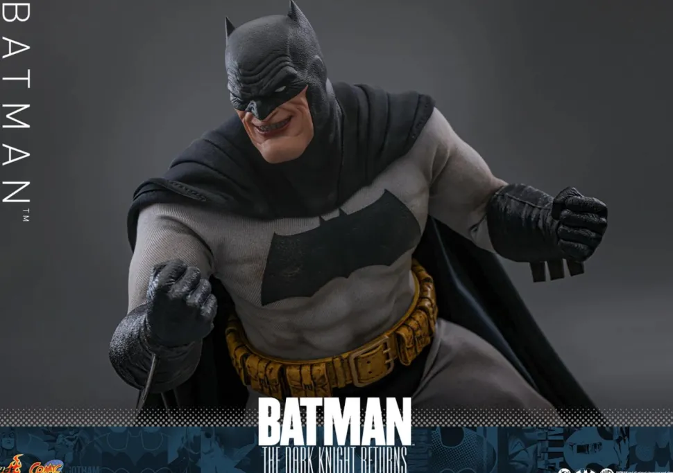 Batman: The Dark Knight Returns - Batman 1/6th Scale Hot Toys Action Figure