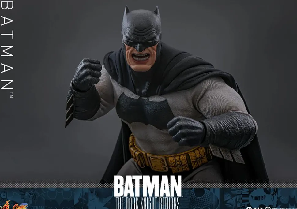 Batman: The Dark Knight Returns - Batman 1/6th Scale Hot Toys Action Figure