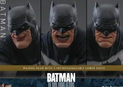 Batman: The Dark Knight Returns - Batman 1/6th Scale Hot Toys Action Figure