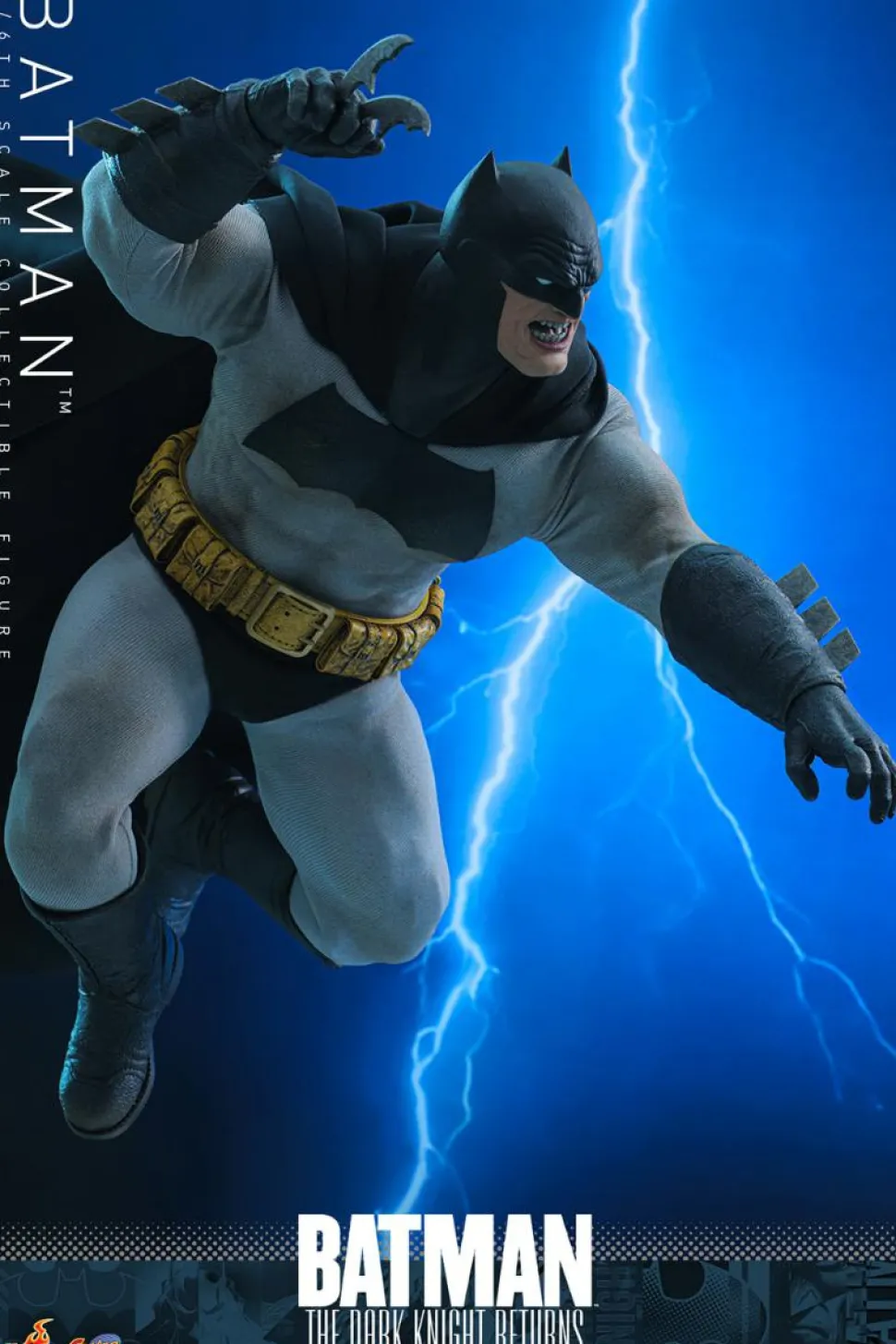 Batman: The Dark Knight Returns - Batman 1/6th Scale Hot Toys Action Figure