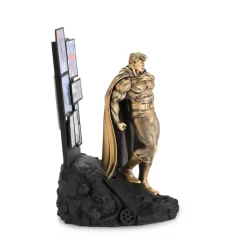 Batman: The Dark Knight Returns - Superman Limited Edition 11