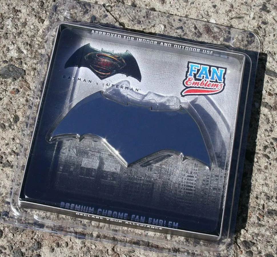 Batman v Superman: Dawn of Justice - Batman Chrome Premium Emblem