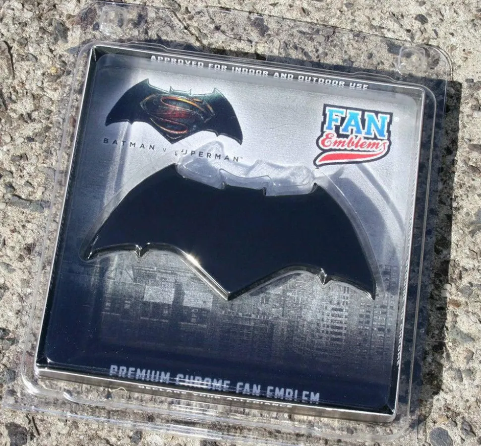 Batman v Superman: Dawn of Justice - Batman Black Chrome Premium Emblem