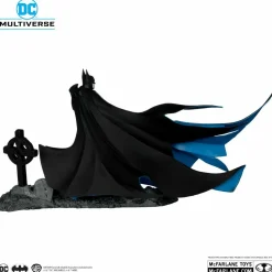 Batman: Year Two - Batman DC Multiverse Black & White Accent Edition Gold Label 7