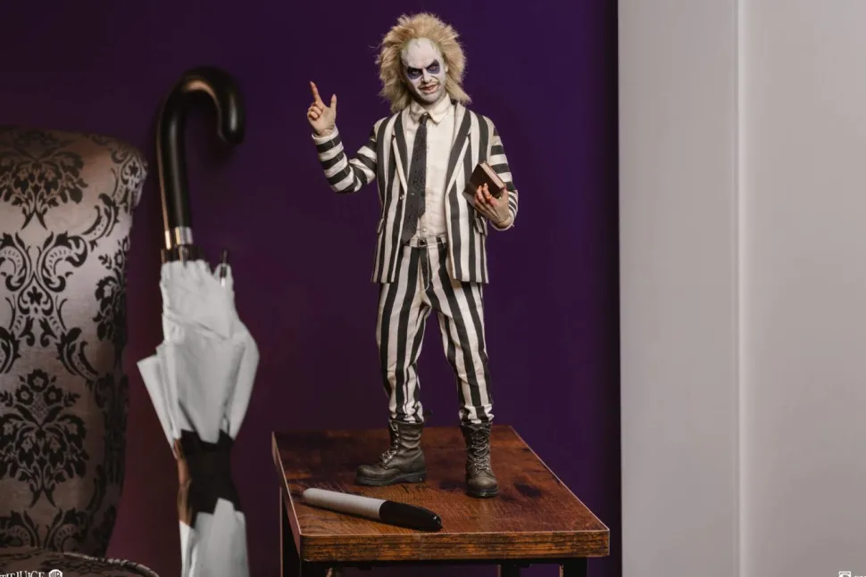 Beetlejuice - Beetlejuice in Striped Suit 1/6th Scale Action Figure