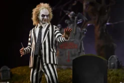 Beetlejuice - Beetlejuice in Striped Suit 1/6th Scale Action Figure