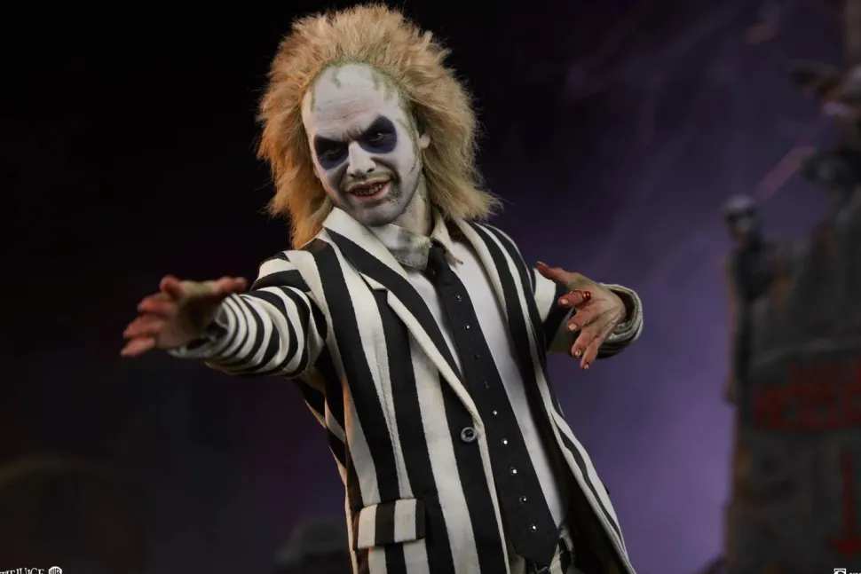 Beetlejuice - Beetlejuice in Striped Suit 1/6th Scale Action Figure