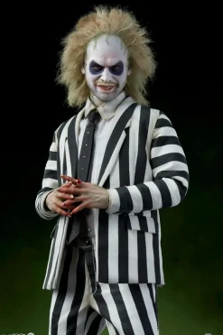 Beetlejuice - Beetlejuice in Striped Suit 1/6th Scale Action Figure