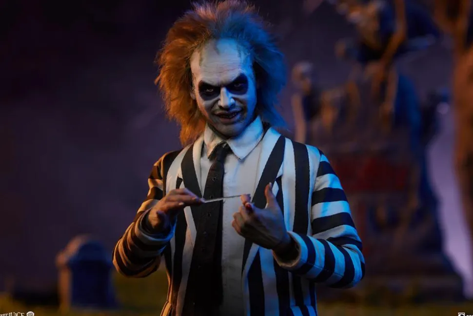Beetlejuice - Beetlejuice in Striped Suit 1/6th Scale Action Figure