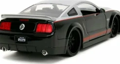 Big Time Muscle - Black/Silver 2008 Ford Shelby Mustang GT-500KR 1/24th Scale Die-Cast Vehicle Replica