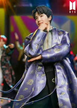 BTS - J-Hope Deluxe 9” Statue