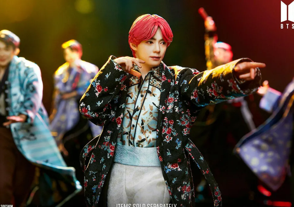 BTS - V Deluxe 9” Statue