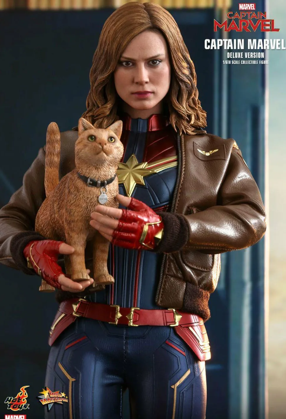 Captain Marvel (2019) - Captain Marvel Deluxe 1/6th Scale Hot Toys Action Figure (Int Sales Only)