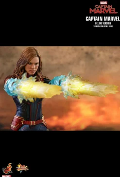 Captain Marvel (2019) - Captain Marvel Deluxe 1/6th Scale Hot Toys Action Figure (Int Sales Only)