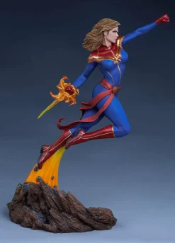 Captain Marvel - Captain Marvel 1/5th Scale Statue