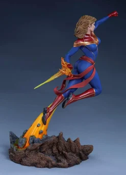 Captain Marvel - Captain Marvel 1/5th Scale Statue