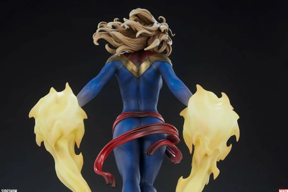 Captain Marvel - Captain Marvel Premium Format Statue
