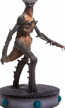 Colossal - Giant Monster 13” Maquette Statue