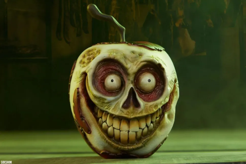 Court of the Dead - Peeled Apple 1:1 Scale Life-Size Replica