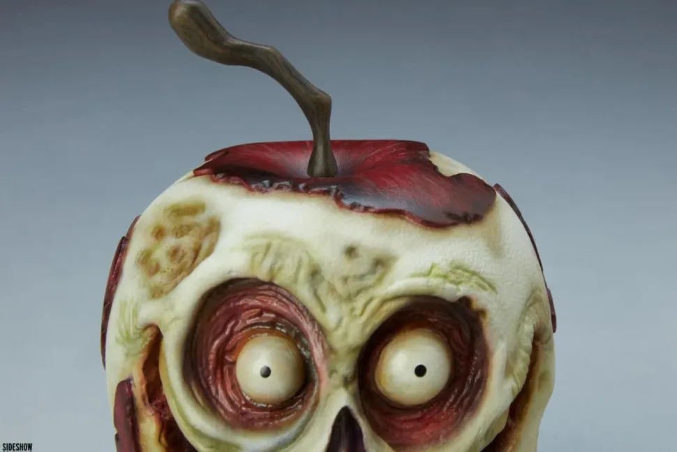 Court of the Dead - Peeled Apple 1:1 Scale Life-Size Replica