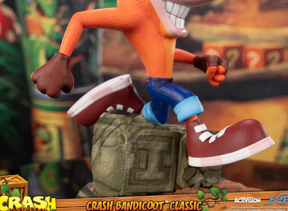Crash Bandicoot - Crash Bandicoot Running 10” Statue