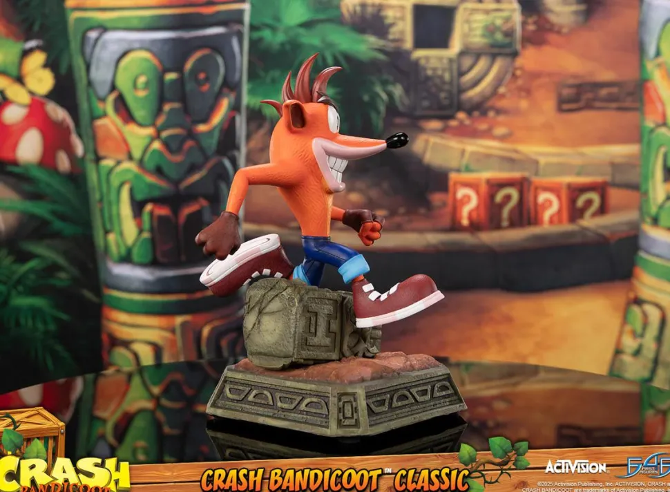 Crash Bandicoot - Crash Bandicoot Running 10” Statue