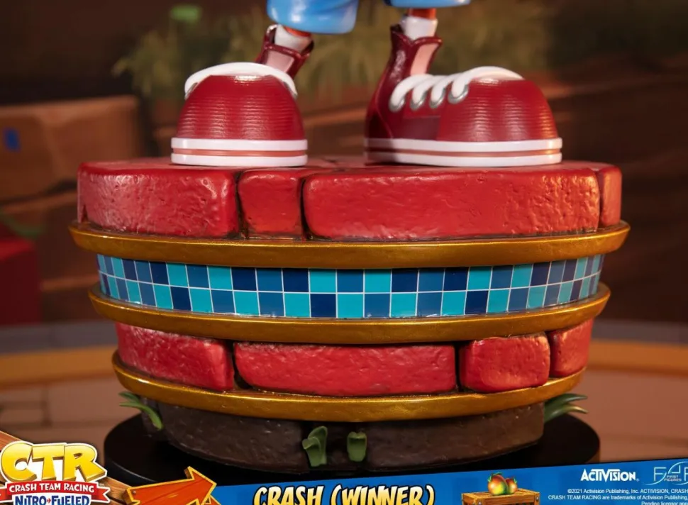 Crash Team Racing: Nitro Fueled - Crash Bandicoot with Trophy 18” Statue