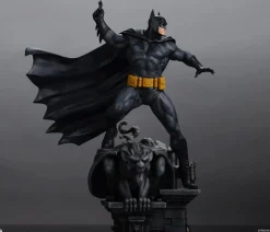 DC Comics - Batman (Black & Grey Edition) 1/6th Scale Maquette Statue