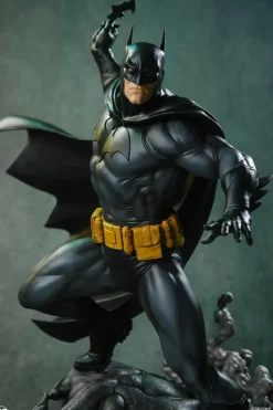 DC Comics - Batman (Black & Grey Edition) 1/6th Scale Maquette Statue
