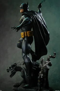 DC Comics - Batman (Black & Grey Edition) 1/6th Scale Maquette Statue