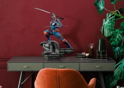 DC Comics - Deathstroke Premium Format Statue