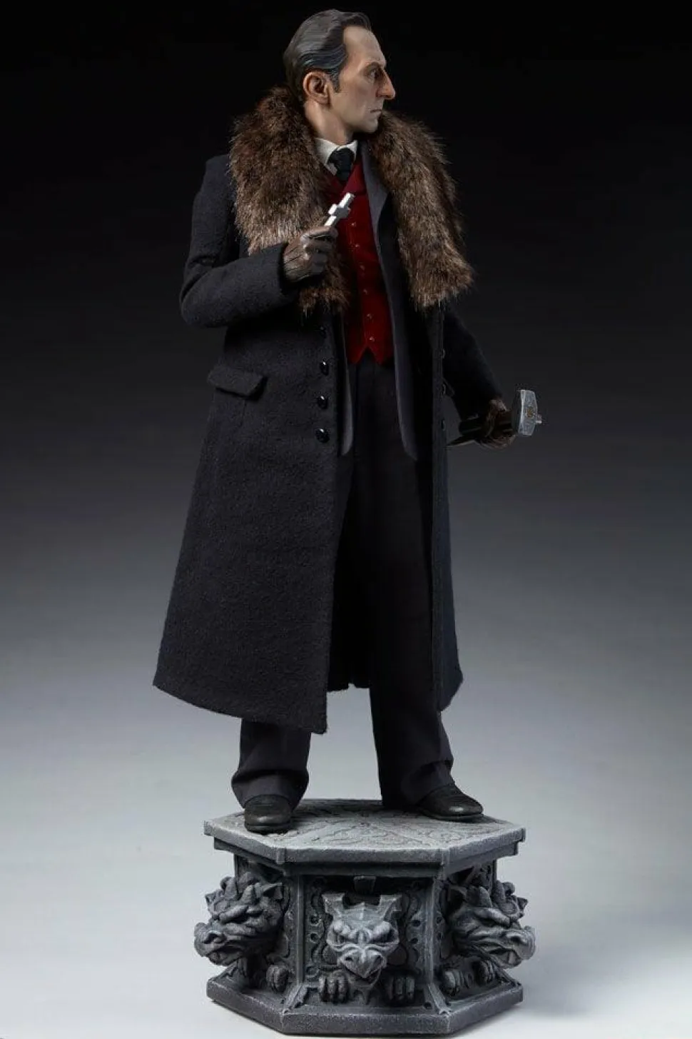 Dracula (1958) - Van Helsing Premium Format Statue
