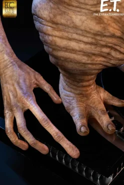 E.T. The Extra-Terrestrial - E.T. 1:1 Scale Life-Size Maquette Statue