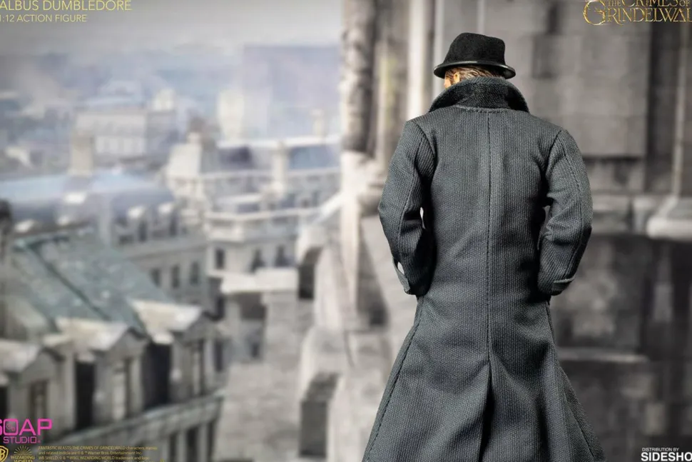 Fantastic Beasts 2: The Crimes of Grindelwald - Albus Dumbledore 1/12th Scale Action Figure