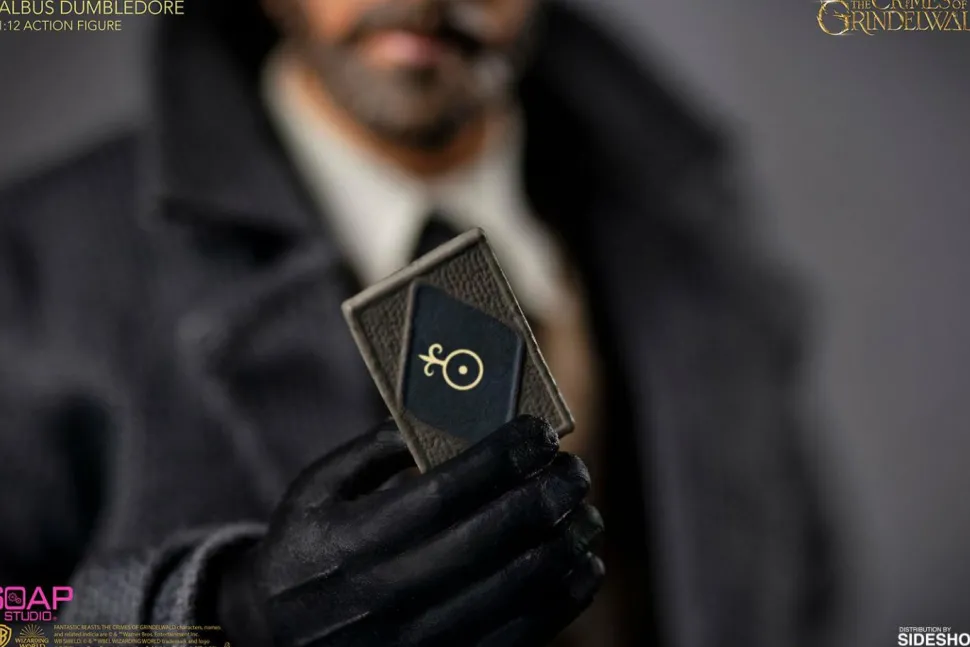 Fantastic Beasts 2: The Crimes of Grindelwald - Albus Dumbledore 1/12th Scale Action Figure