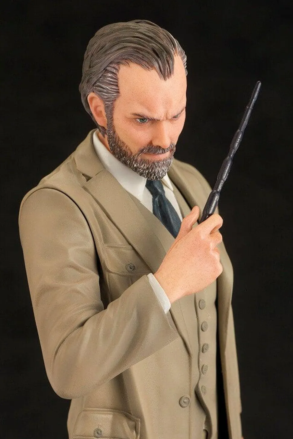 Fantastic Beasts 2: The Crimes of Grindelwald - Albus Dumbledore 1/10th Scale ArtFX Statue