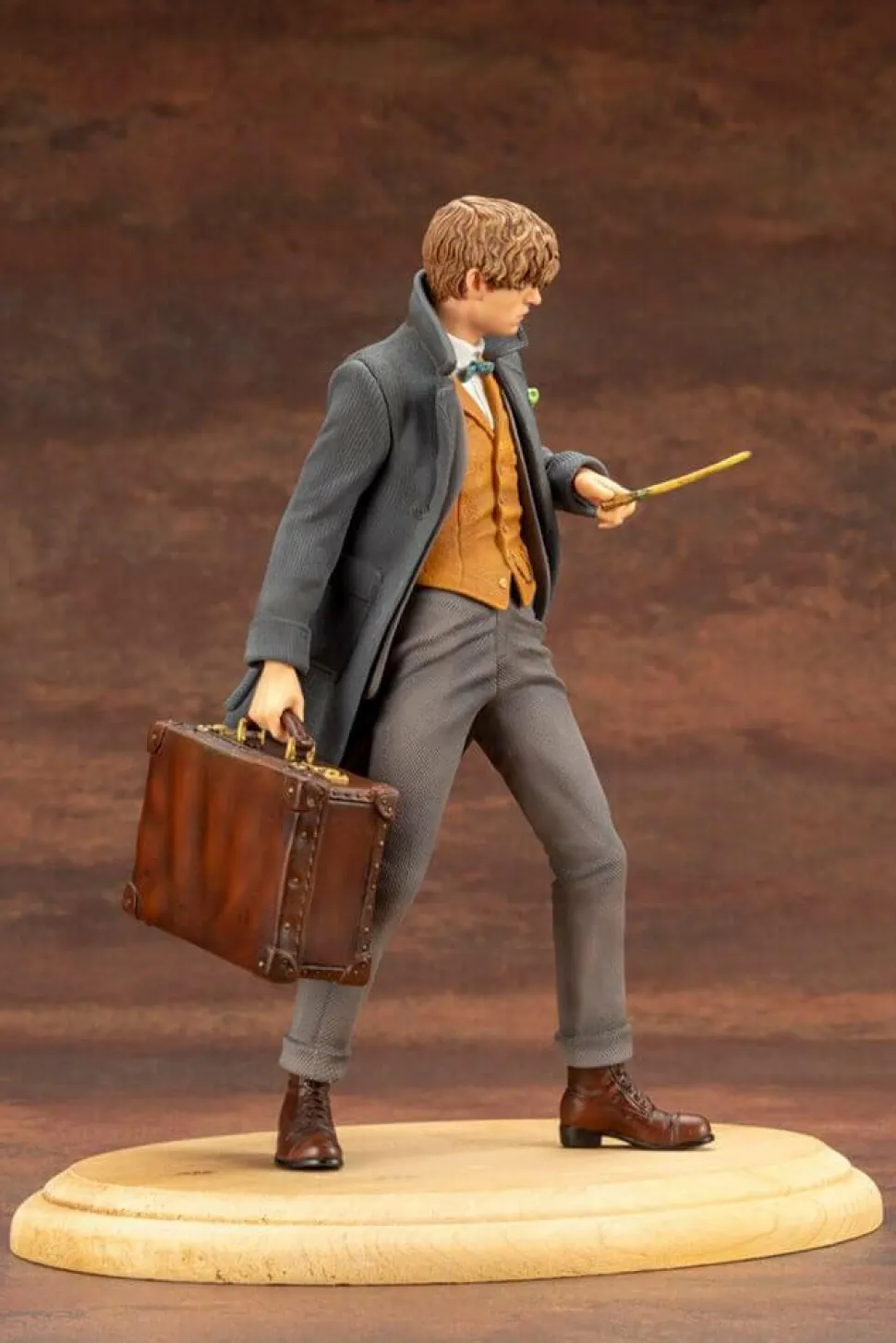 Fantastic Beasts 2: The Crimes of Grindelwald - Newt Scamander 1/10th Scale ArtFX Statue