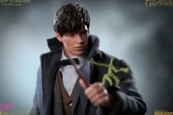 Fantastic Beasts 2: The Crimes of Grindelwald - Newt Scamander 1/12th Scale Action Figure