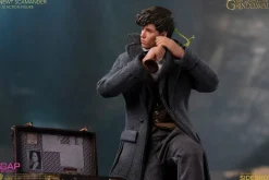 Fantastic Beasts 2: The Crimes of Grindelwald - Newt Scamander 1/12th Scale Action Figure