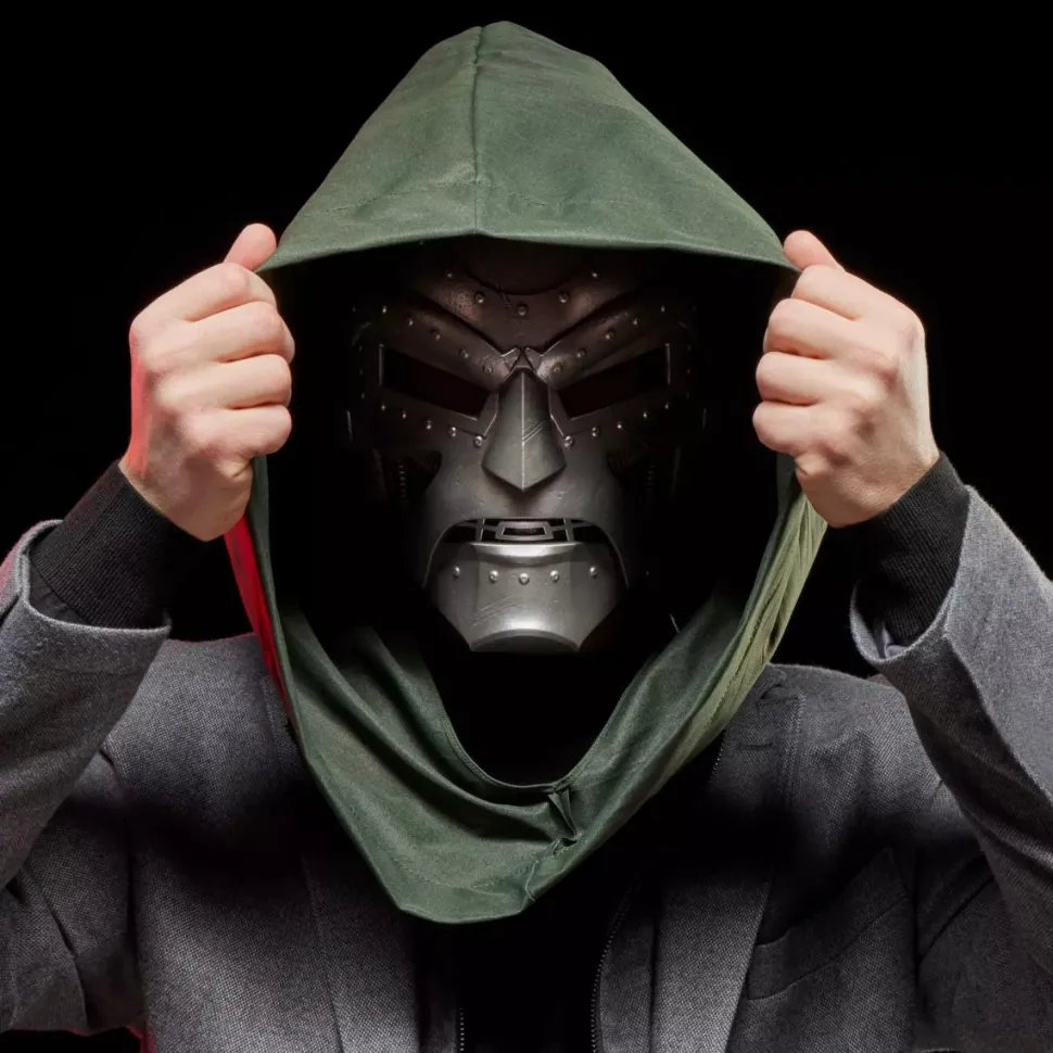 Fantastic Four - Doctor Doom Premium Roleplay Helmet Marvel Legends 1:1 Scale Life-Size Prop Replica